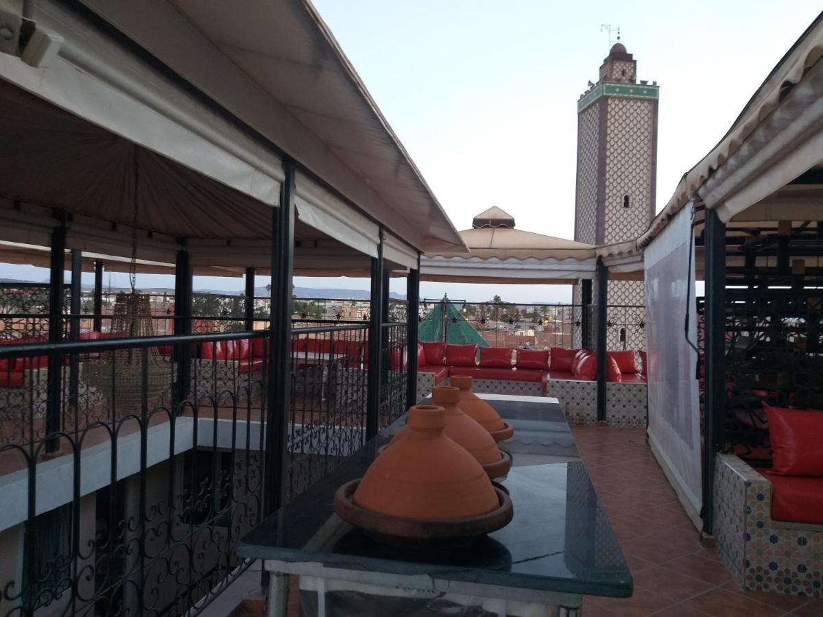 Hotel Lahlou Riad Cafeteria 우즈다 외부 사진
