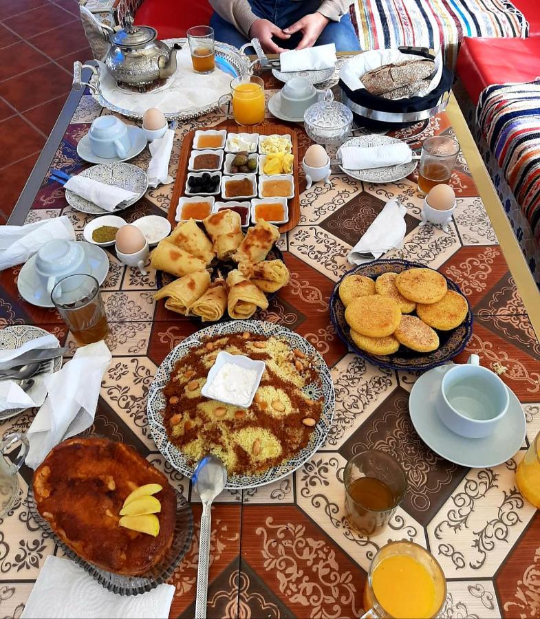 Hotel Lahlou Riad Cafeteria 우즈다 외부 사진