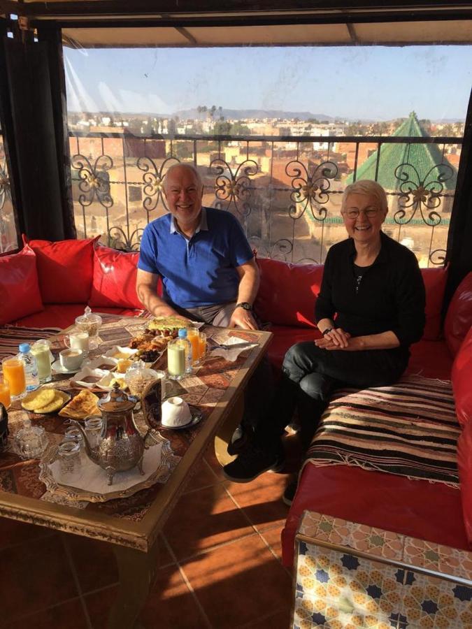 Hotel Lahlou Riad Cafeteria 우즈다 외부 사진